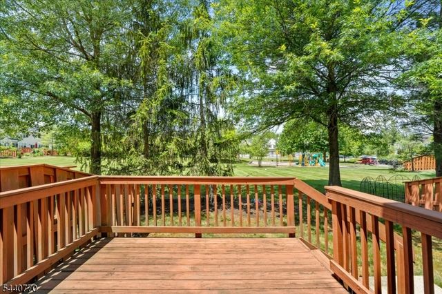 55 Scarlet Oak Dr, Montgomery Twp., NJ 08540