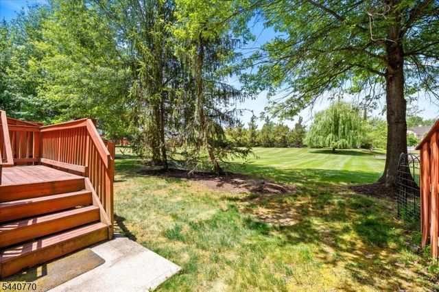 55 Scarlet Oak Dr, Montgomery Twp., NJ 08540