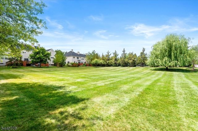 55 Scarlet Oak Dr, Montgomery Twp., NJ 08540