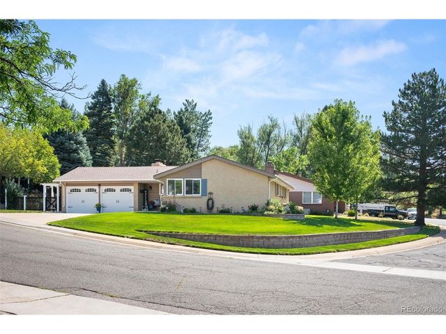 7024 Owens St, Arvada, CO 80004