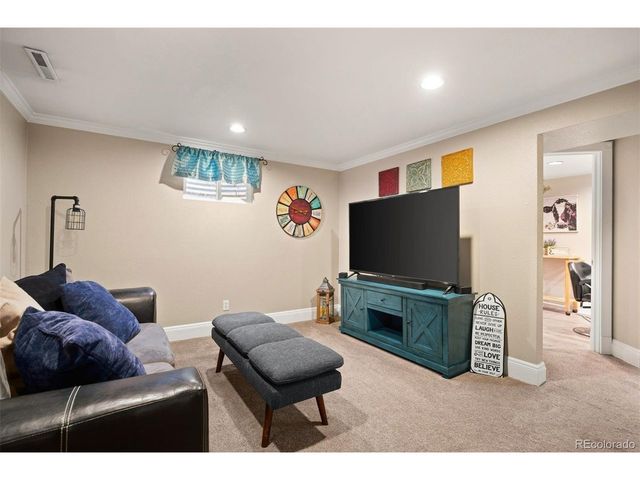 7024 Owens St, Arvada, CO 80004