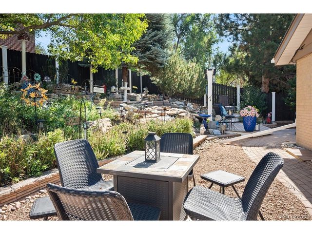 7024 Owens St, Arvada, CO 80004