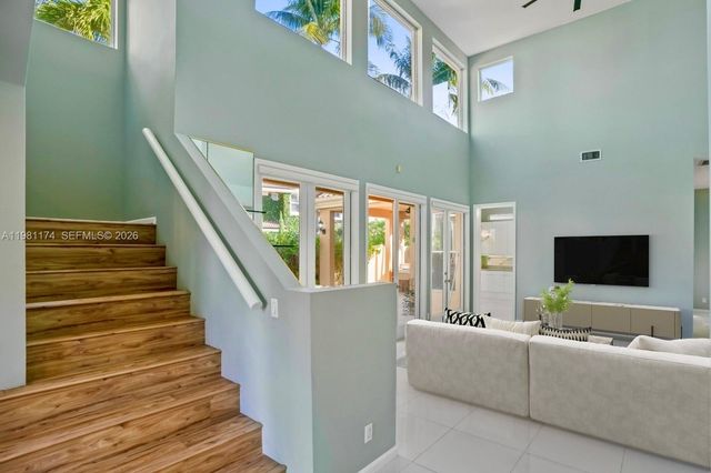 3728 NE 208th Ter, Aventura, FL 33180