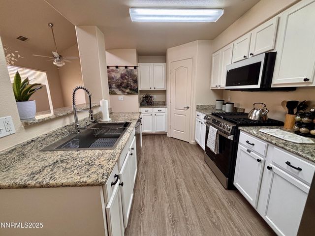 9050 Double R Boulevard APT 1422, Reno, NV 89521