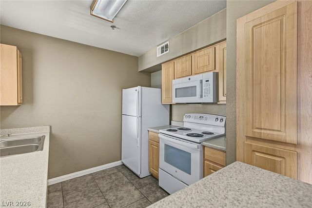 6955 DURANGO Drive 3082, Las Vegas, NV 89149