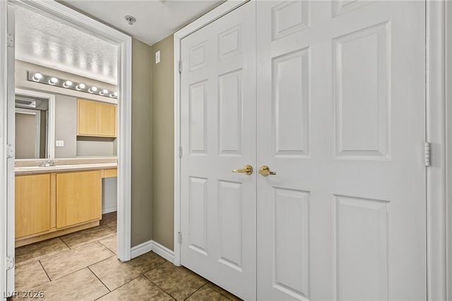 6955 DURANGO Drive 3082, Las Vegas, NV 89149
