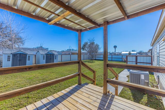 4517 Rocking K Drive, Bellmead, TX 76705