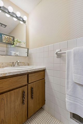 7361 W Franklin Avenue, Saint Louis Park, MN 55426