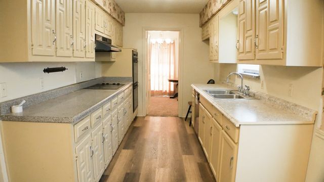 6199 Lazy River Drive, Dallas, TX 75241