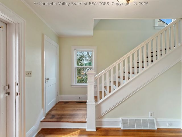 4 Grandview Drive, Charleston, WV 25302