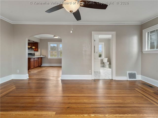 4 Grandview Drive, Charleston, WV 25302