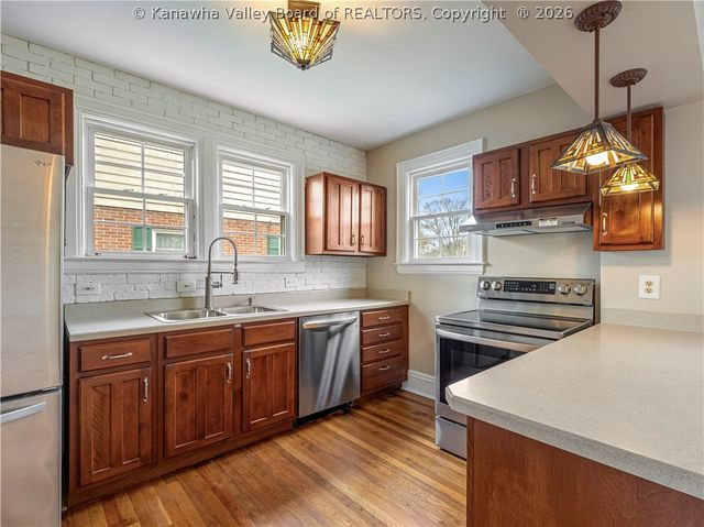 4 Grandview Drive, Charleston, WV 25302