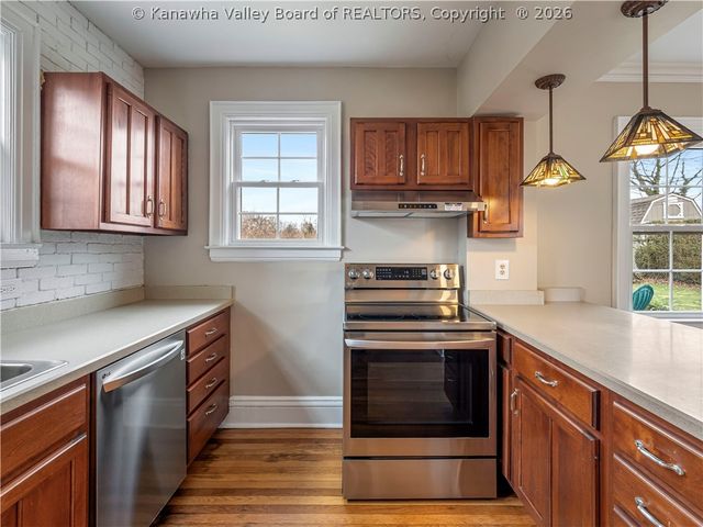 4 Grandview Drive, Charleston, WV 25302