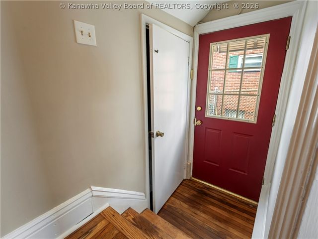 4 Grandview Drive, Charleston, WV 25302