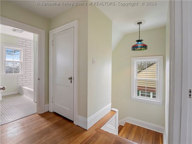 4 Grandview Drive, Charleston, WV 25302