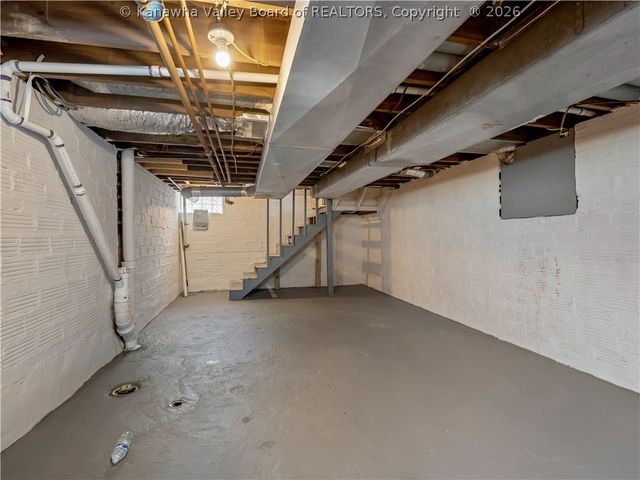 4 Grandview Drive, Charleston, WV 25302