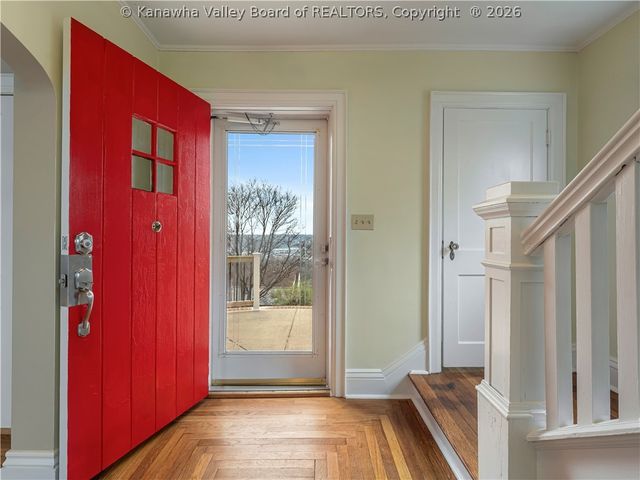 4 Grandview Drive, Charleston, WV 25302