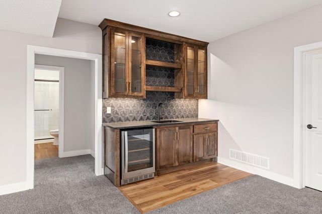 4840 NW Huonker Court, Riverside, MO 64150