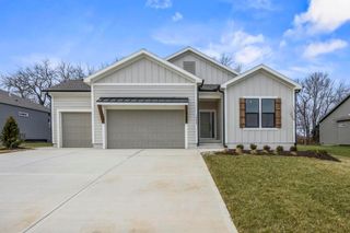 4840 NW Huonker Court, Riverside, MO 64150