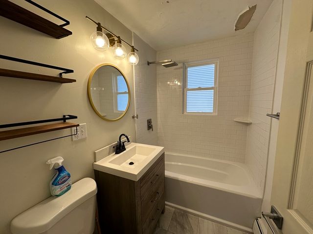 8 Pike St, Hopkinton, MA 01748