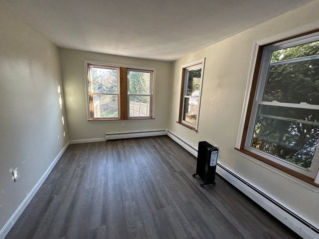 8 Pike St, Hopkinton, MA 01748