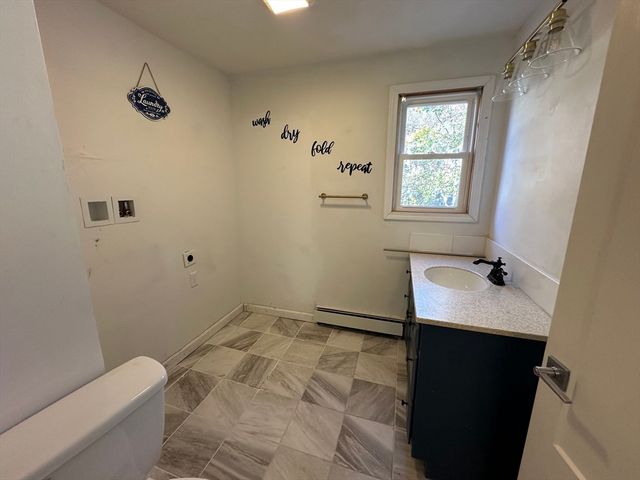 8 Pike St, Hopkinton, MA 01748