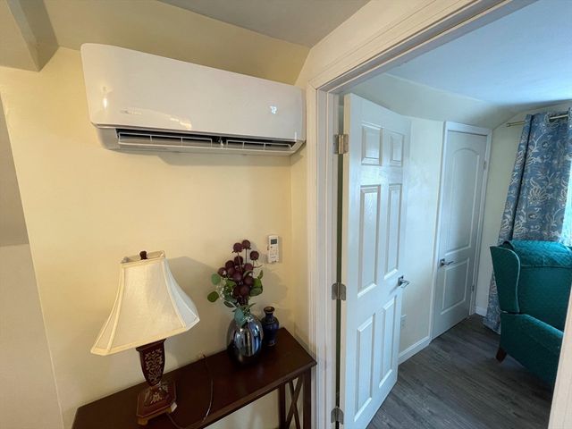 8 Pike St, Hopkinton, MA 01748