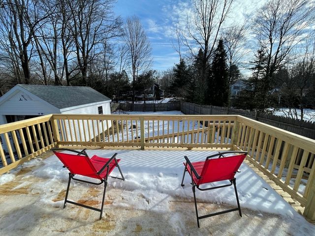 8 Pike St, Hopkinton, MA 01748