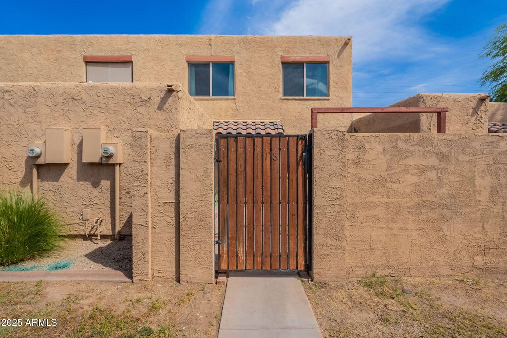 948 S Alma School Road 118, Mesa, AZ 85210