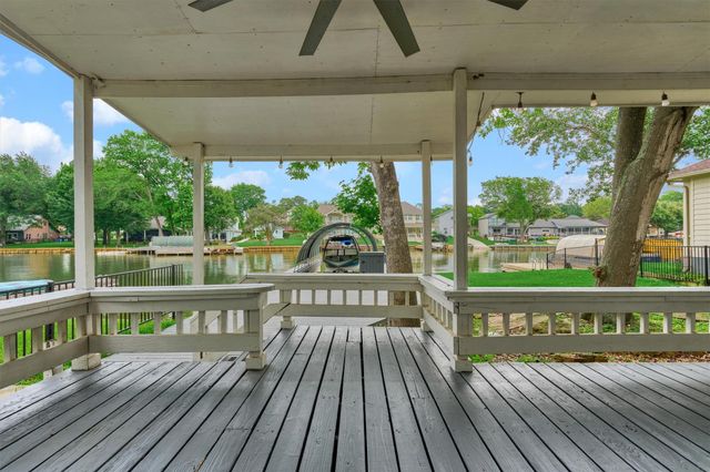 6795 Kingston Cove Lane, Willis, TX 77318