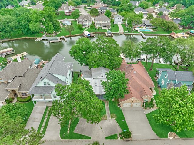 6795 Kingston Cove Lane, Willis, TX 77318