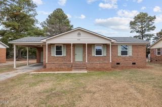 739 Carolina Drive, Dunn, NC 28334