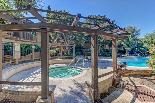 3050 S Bristol 4D, Santa Ana, CA 92704