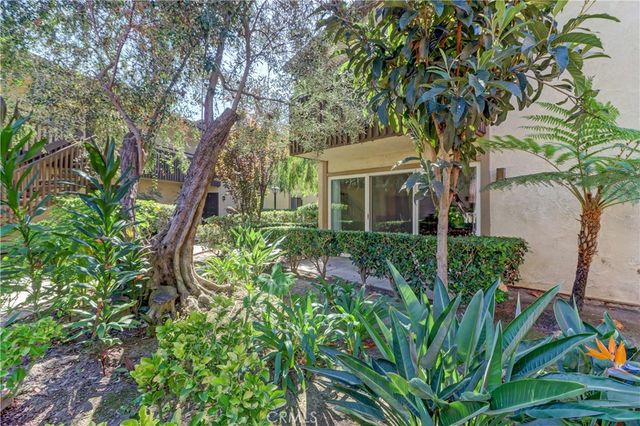 3050 S Bristol 4D, Santa Ana, CA 92704