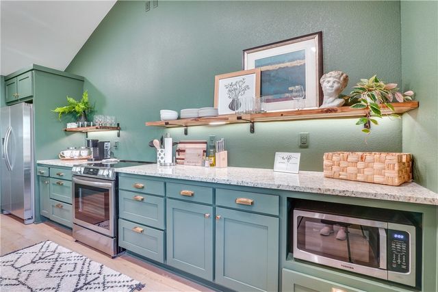 27253 Sunset Beach Lane, Eagle Rock, MO 65641