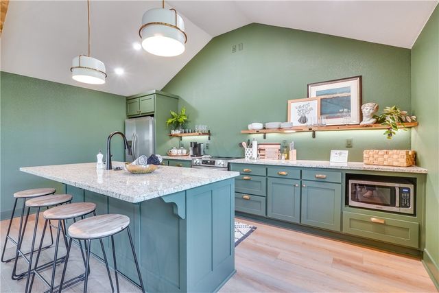 27253 Sunset Beach Lane, Eagle Rock, MO 65641
