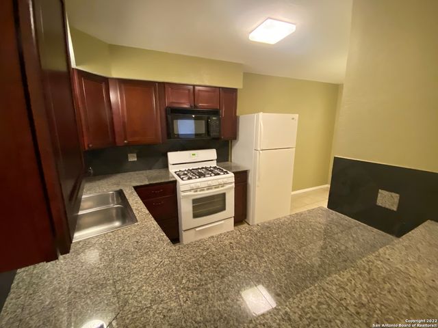 211 Natalen Ave Apt 204, San Antonio, TX 78209