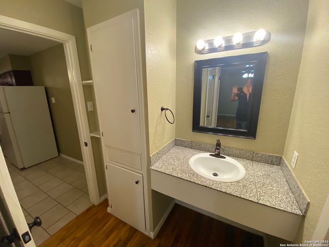 211 Natalen Ave Apt 204, San Antonio, TX 78209