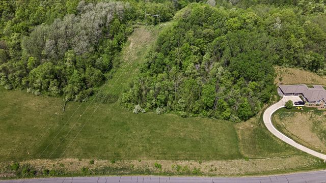 26 STONE HILL ROAD N, La Crosse, WI 54601