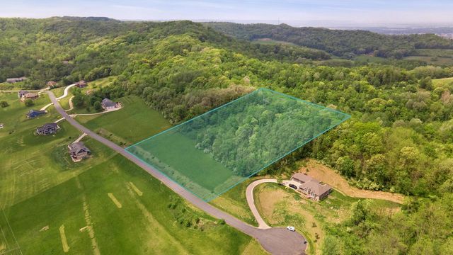 26 STONE HILL ROAD N, La Crosse, WI 54601