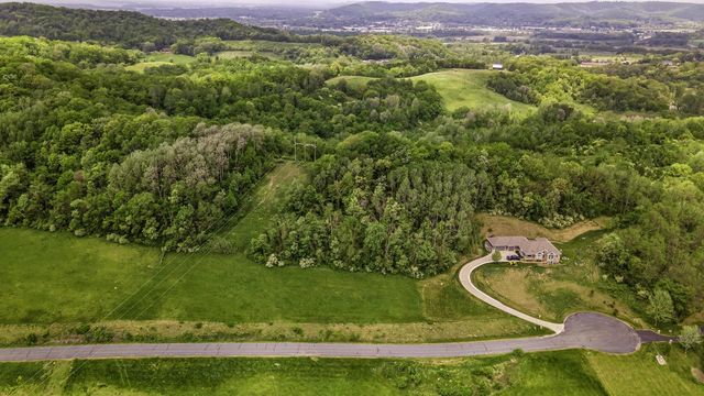 26 STONE HILL ROAD N, La Crosse, WI 54601