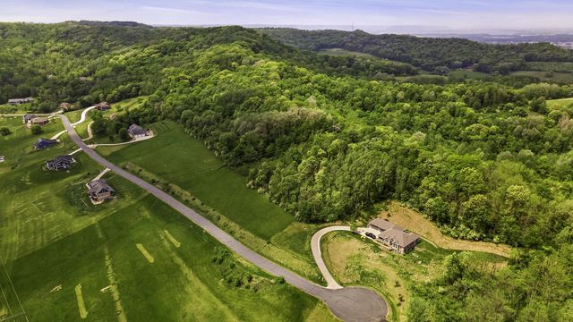 26 STONE HILL ROAD N, La Crosse, WI 54601