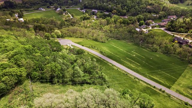 26 STONE HILL ROAD N, La Crosse, WI 54601