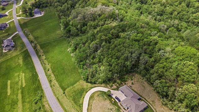 26 STONE HILL ROAD N, La Crosse, WI 54601