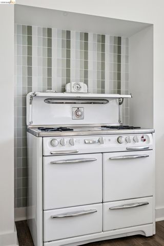 3631 Lyon Ave, Oakland, CA 94601