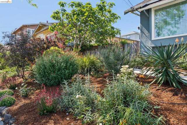 3631 Lyon Ave, Oakland, CA 94601