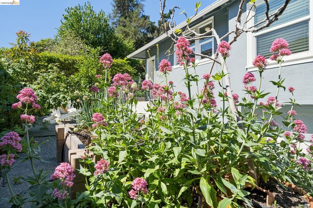 3631 Lyon Ave, Oakland, CA 94601