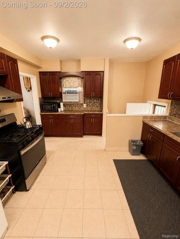 7521 Steadman Street, Dearborn, MI 48126