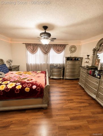 7521 Steadman Street, Dearborn, MI 48126