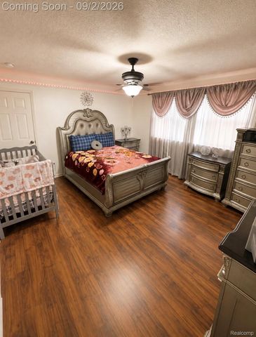 7521 Steadman Street, Dearborn, MI 48126